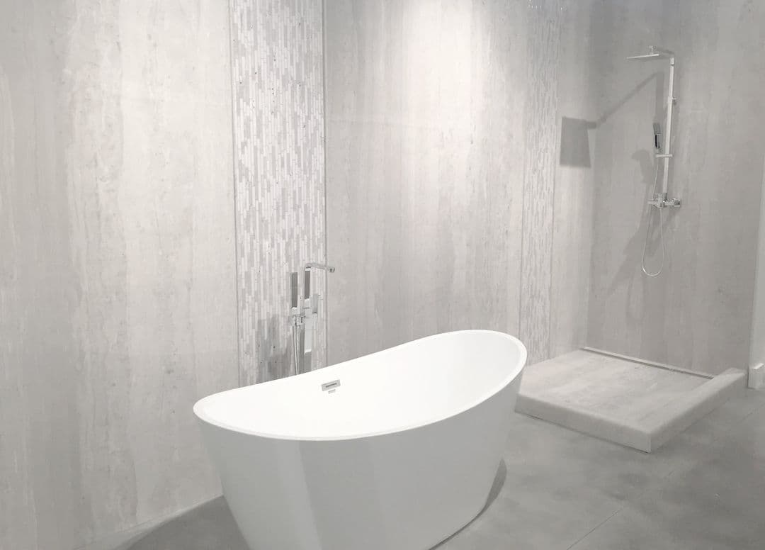 Bathtub